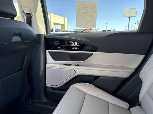 New 2026 Lincoln Nautilus Premier image 15