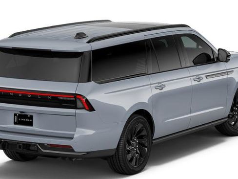 New 2026 Lincoln Navigator L Reserve AWD/4WD image 26