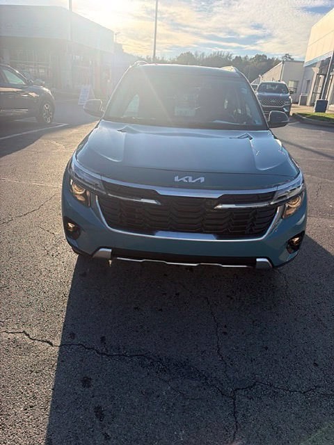 Used 2024 Kia Seltos S AWD/4WD image 2