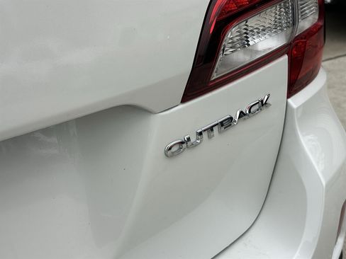 Used 2018 Subaru Outback 2.5i Premium AWD/4WD image 38