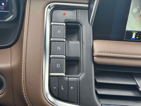 Used 2023 Chevrolet Tahoe High Country image 36