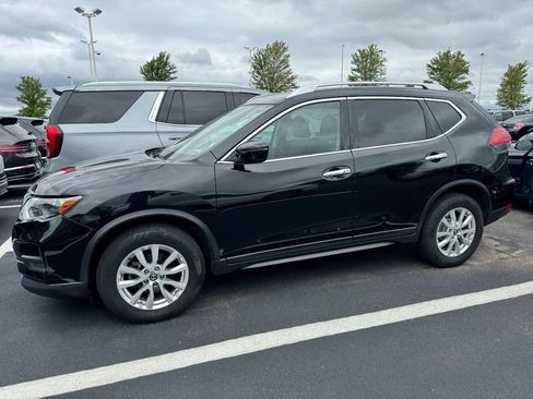 Used 2017 Nissan Rogue SV AWD/4WD image 3