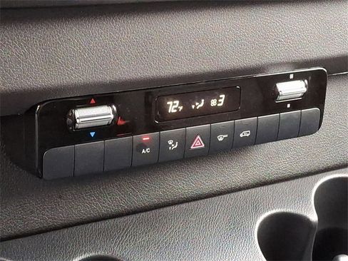 Used 2025 Mercedes-Benz Sprinter 2500 image 17