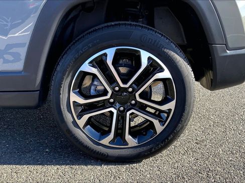 Certified 2024 Jeep Compass Limited w/ Sun and Sound Group image 10