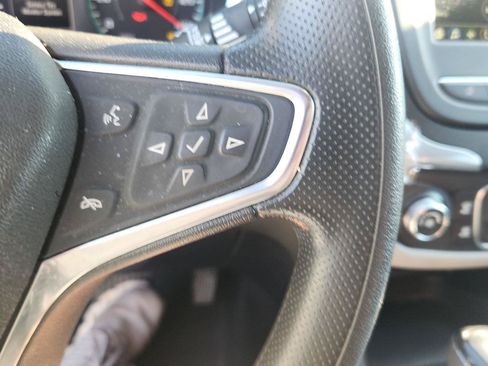 Used 2019 Chevrolet Equinox LS AWD/4WD image 16