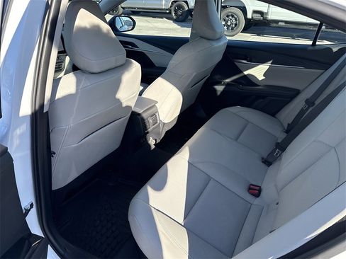 Used 2025 Toyota Camry XLE image 18