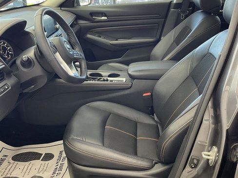 Used 2021 Nissan Altima 2.5 SR w/ SR Premium Package image 9