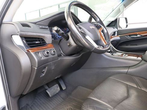 Used 2017 Cadillac Escalade Premium Luxury AWD/4WD image 42