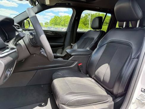Used 2023 Jeep Grand Cherokee Altitude AWD/4WD image 17