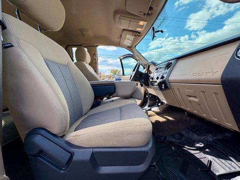 Used 2014 Ford F250 XLT w/ Snow Plow Prep Package image 24