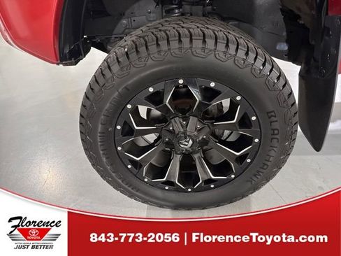 Used 2015 Toyota Tacoma PreRunner w/ SR5 Package RWD image 5