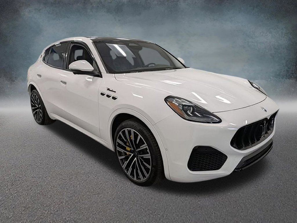 Used 2023 Maserati Grecale Modena AWD/4WD image 3