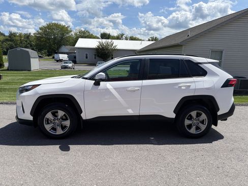 Used 2025 Toyota RAV4 XLE w/ Convenience Package AWD/4WD image 6