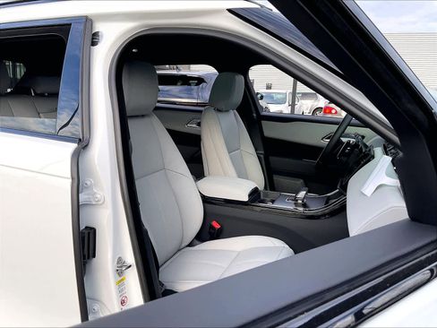 New 2026 Land Rover Range Rover Velar Dynamic SE image 31