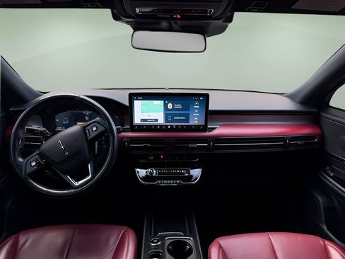 Used 2023 Lincoln Corsair Reserve image 13