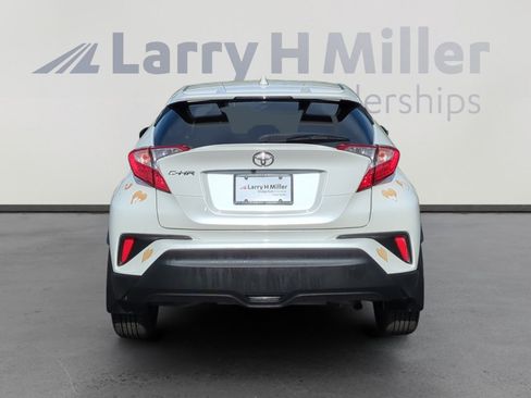 Used 2020 Toyota C-HR LE image 4