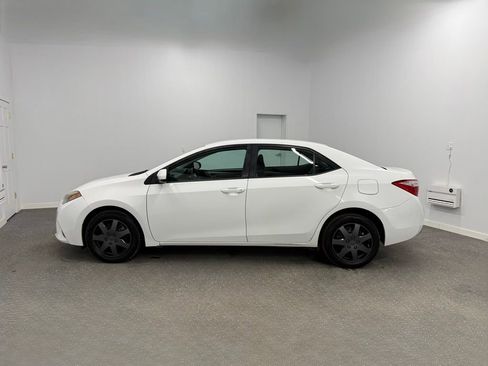 Used 2015 Toyota Corolla LE image 1