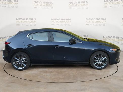 Used 2021 MAZDA MAZDA3 s FWD image 6
