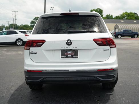 Used 2022 Volkswagen Tiguan SE w/ Panoramic Sunroof Package AWD/4WD image 19