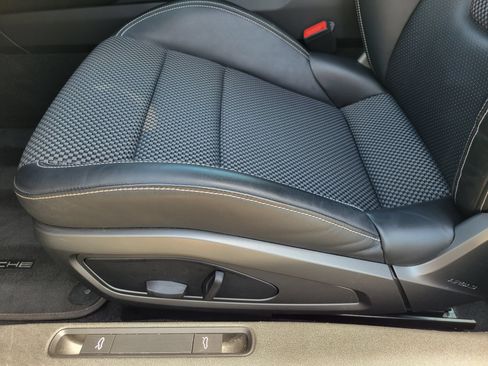 Certified 2022 Porsche 911 Carrera RWD image 25