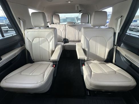 Used 2023 Ford Expedition Limited image 23