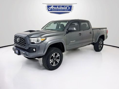 Used 2018 Toyota Tacoma TRD Sport AWD/4WD image 3