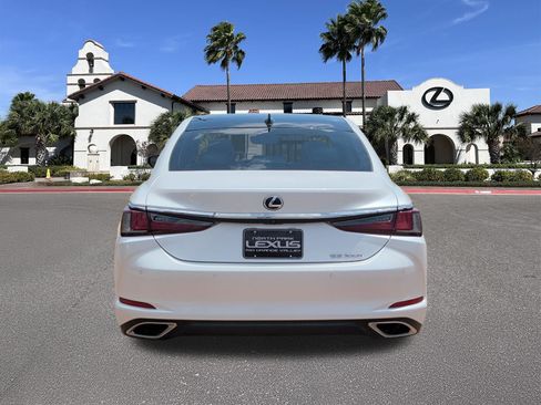 Used 2022 Lexus ES 350 w/ Premium Package FWD image 3