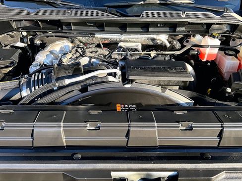 Used 2025 GMC Sierra 2500 SLT w/ SLT Premium Package image 10