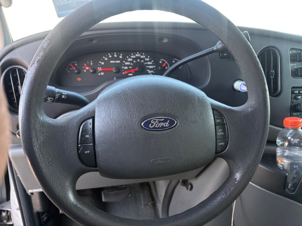 Used 2006 Ford E-350 and Econoline 350 XL RWD image 11
