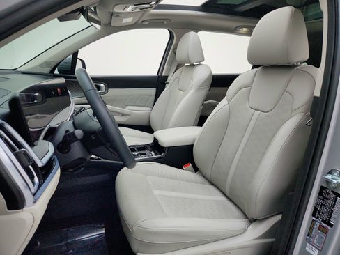 Used 2025 Kia Sorento SX image 10