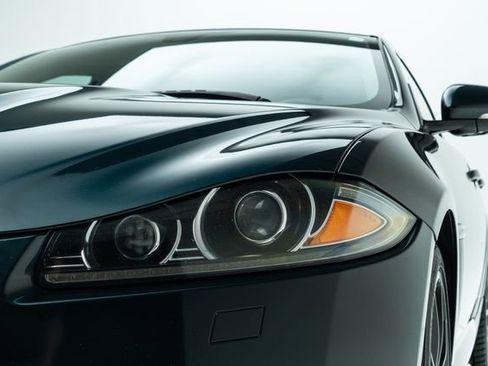 Used 2015 Jaguar XF Sport image 11