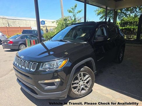 Used 2019 Jeep Compass Latitude FWD image 4