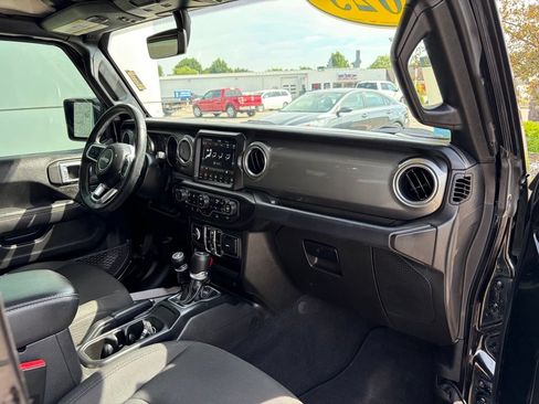 Used 2023 Jeep Wrangler Unlimited Sahara w/ Cold Weather Group AWD/4WD image 23