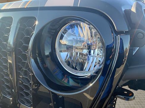 Used 2023 Jeep Gladiator Willys image 17