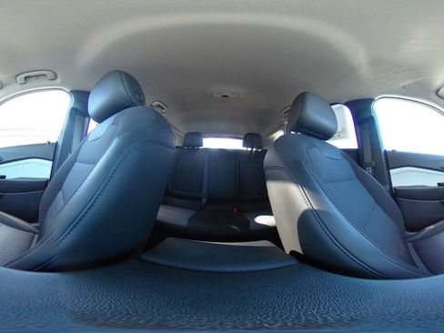 Used 2025 Chevrolet Trax LT FWD image 41