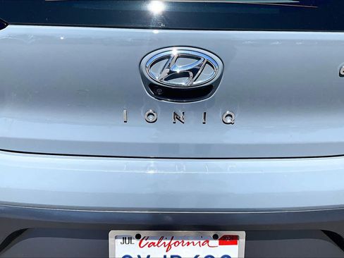Used 2021 Hyundai Ioniq Limited FWD image 9