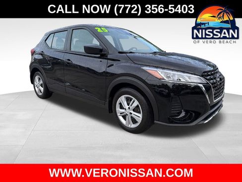 Used 2025 Nissan Kicks Play S FWD image 1