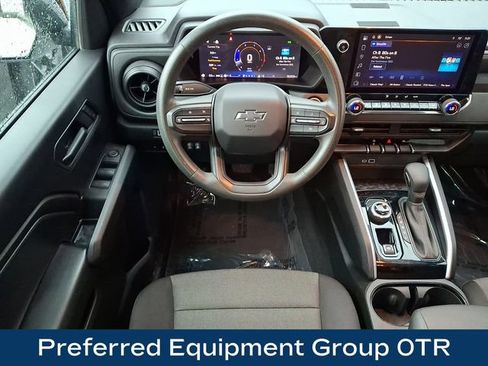 Used 2025 Chevrolet Colorado Trail Boss AWD/4WD image 3
