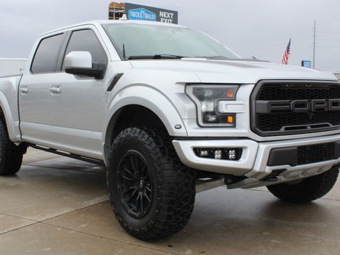 Used 2019 Ford F150 Raptor w/ Equipment Group 802A Luxury image 11