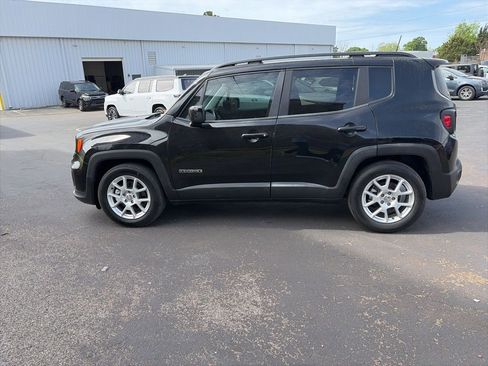 Used 2021 Jeep Renegade Latitude image 4