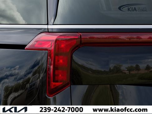 New 2026 Kia Carnival EX FWD image 11