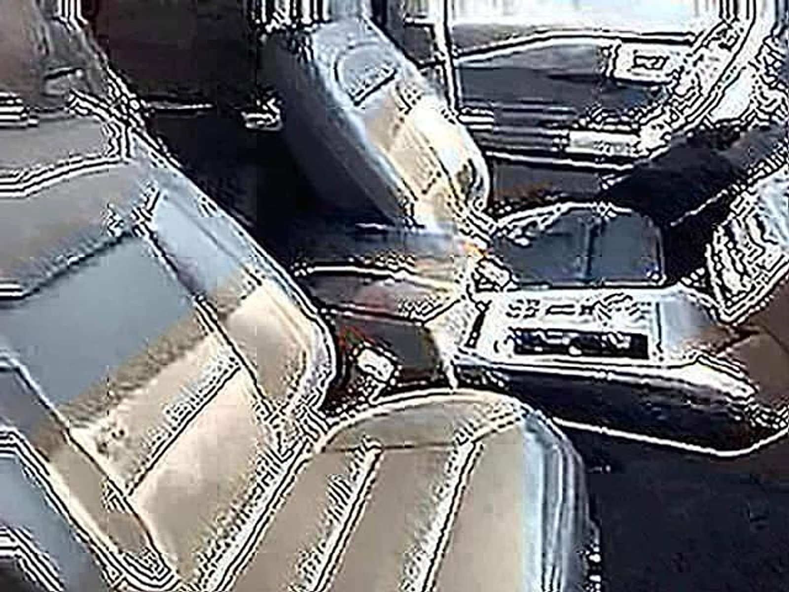 Used 2024 Ford Explorer XLT w/ Equipment Group 202A RWD image 8