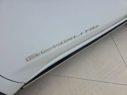 Used 2021 GMC Sierra 2500 Denali w/ Denali Ultimate Package image 6