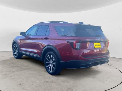 Used 2025 Ford Explorer ST-Line image 3