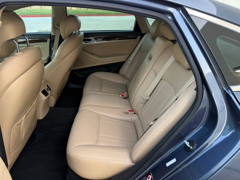 Used 2015 Hyundai Genesis 3.8 RWD image 14