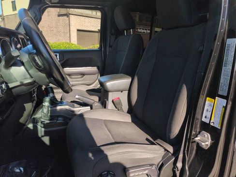 Certified 2020 Jeep Gladiator Sport w/ Quick Order Package 24S image 11