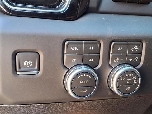 New 2026 GMC Sierra 2500 Denali w/ Denali Reserve Package AWD/4WD image 15