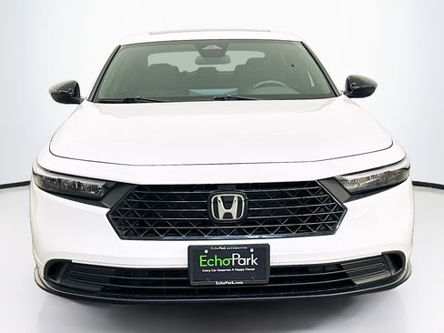 Used 2025 Honda Accord Sport image 2