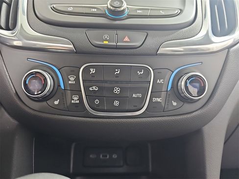 Certified 2024 Chevrolet Equinox LT image 28