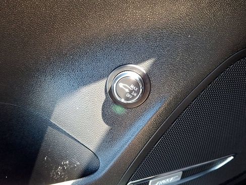Used 2023 Buick Envision Avenir AWD/4WD image 26